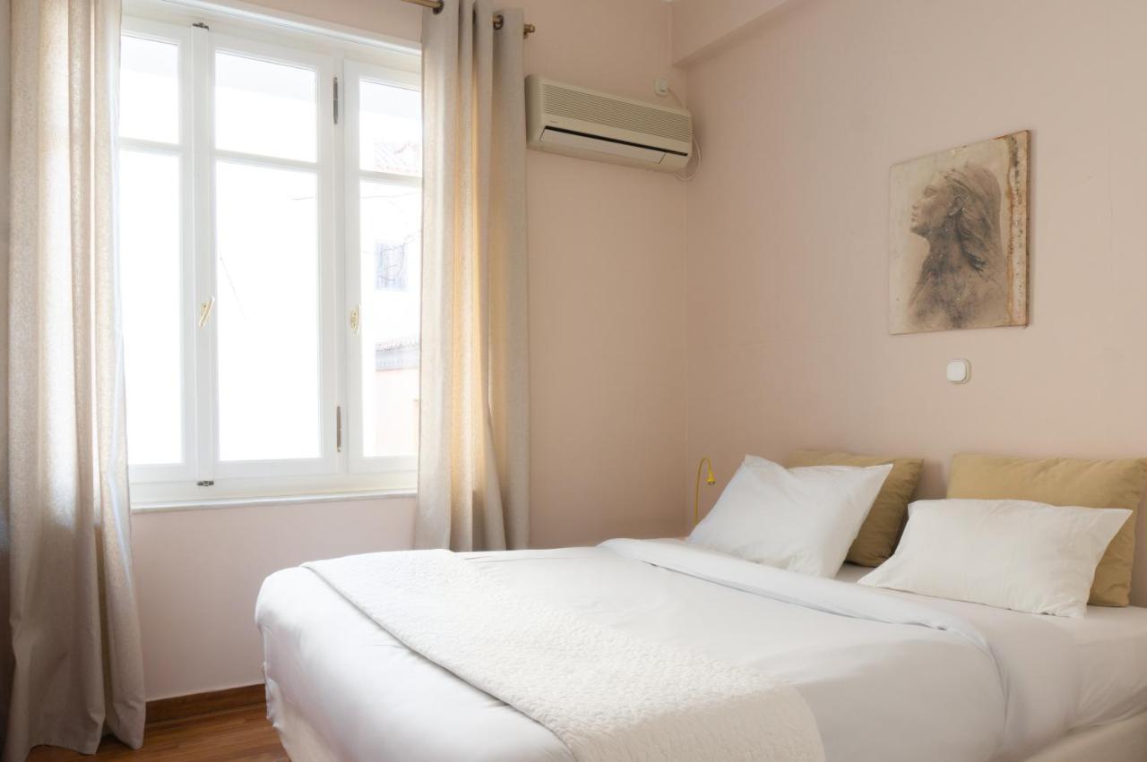 Hadrians Den In Heart Of Plaka By Jj Hospitality Apartment Athena Bagian luar foto
